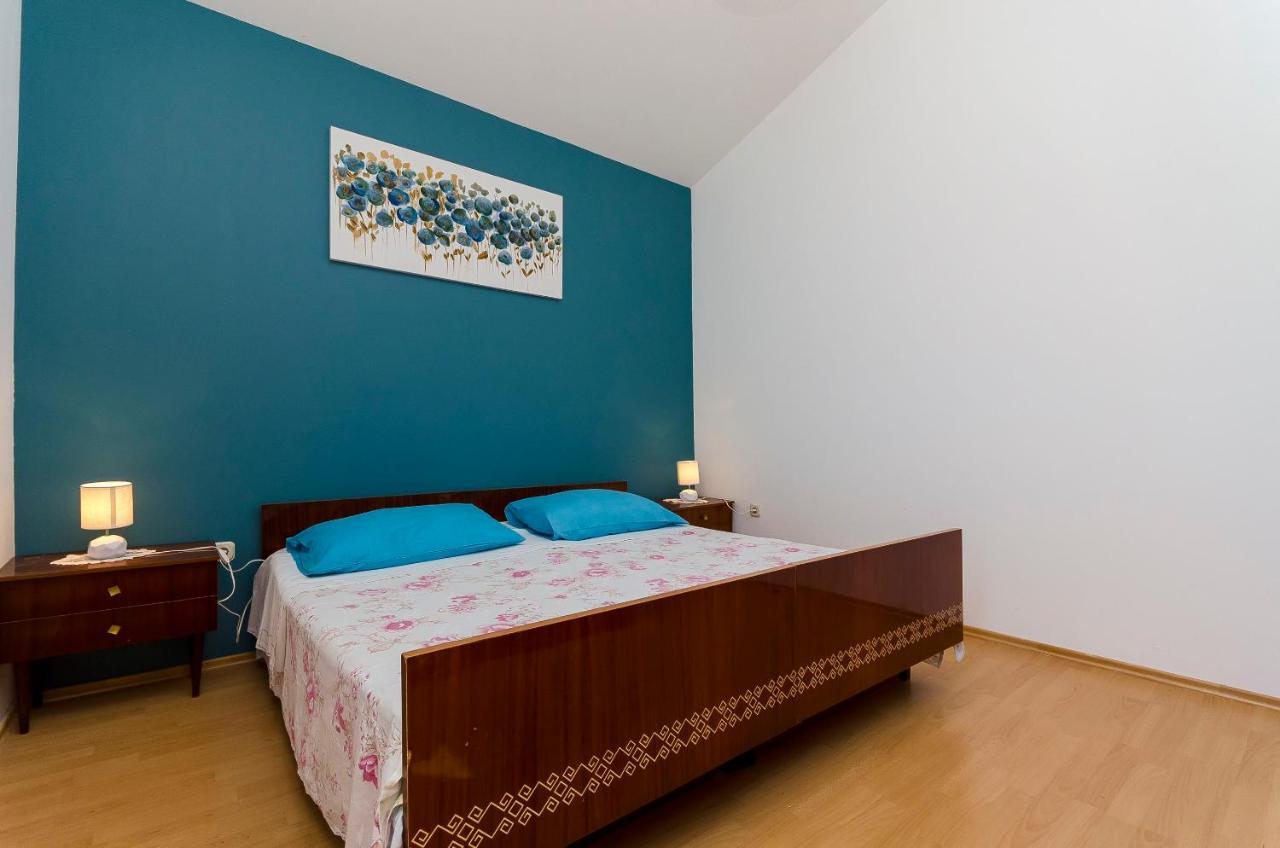 Apartments Milka Slatine Exterior photo
